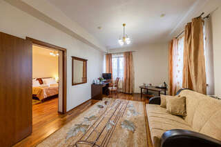 Гостиница 40-й Меридиан Коломна Люкс с видом на реку-1